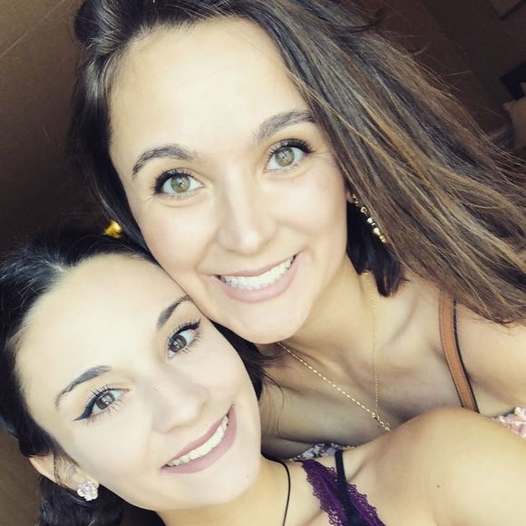 Meet your Posher, Amanda - Picture 1 of 1